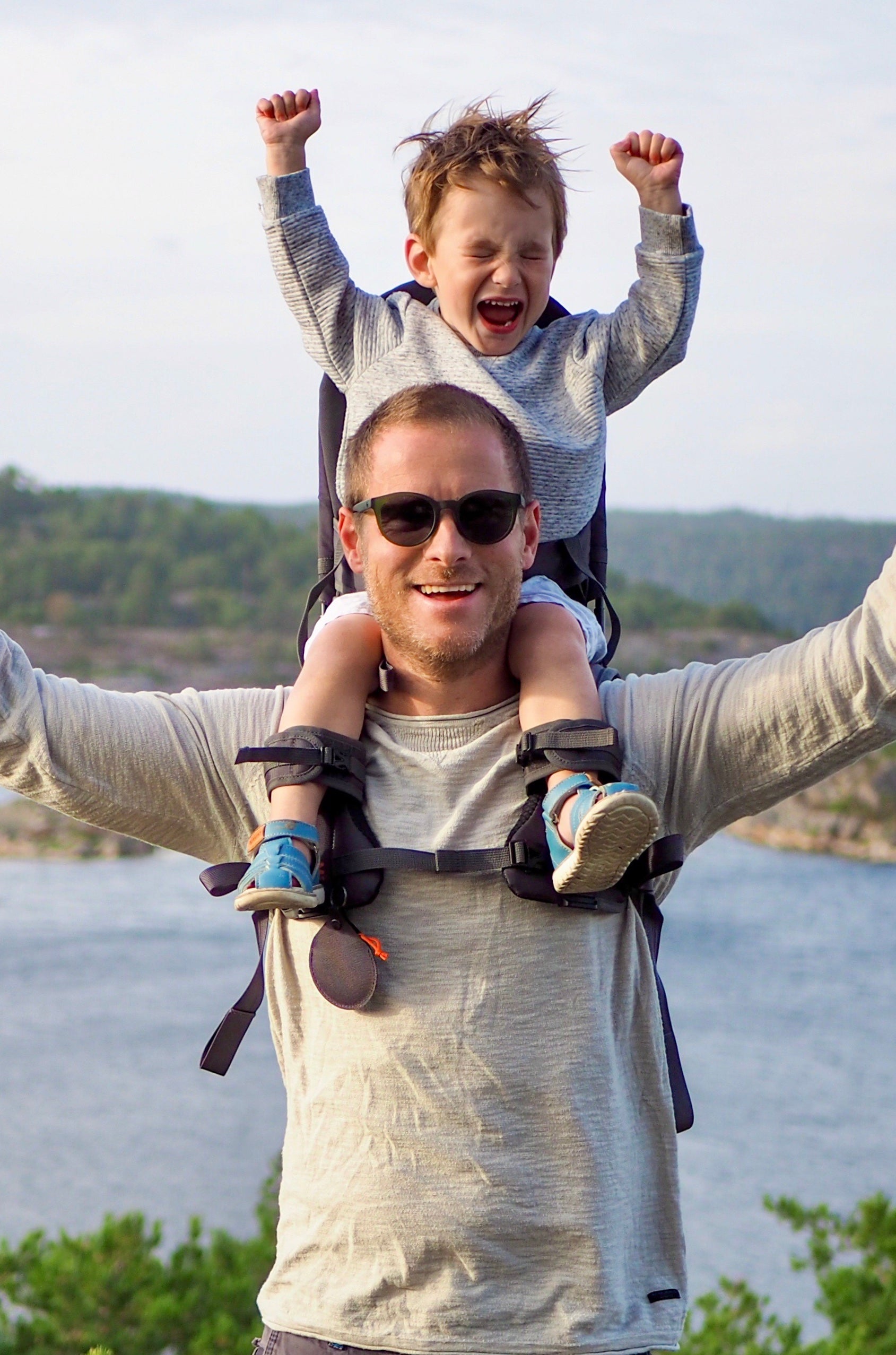 MiniMeis G4 Shoulder Carrier - jmscamping.com